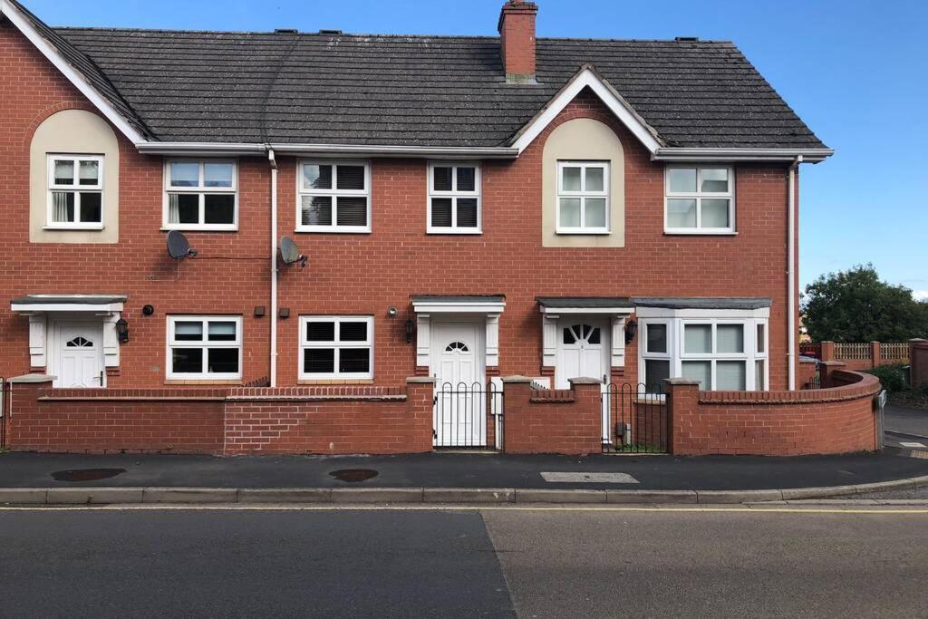 House Number 4 Sleeps Up To 4 With Smart Tvs In Every Room Wellington  Exterior foto